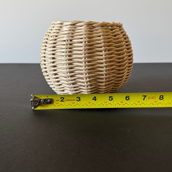 Handmade Elegant Tan Woven Basket - Picture 7 of 7